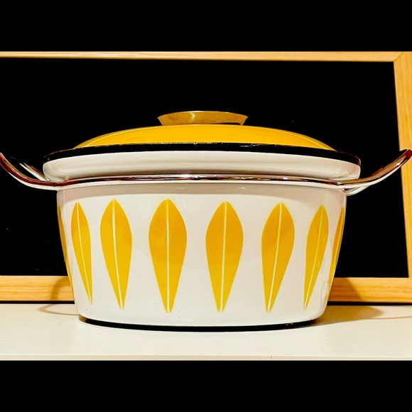 Vintage Cathrineholm Yellow Lotus Dutch Oven❤️